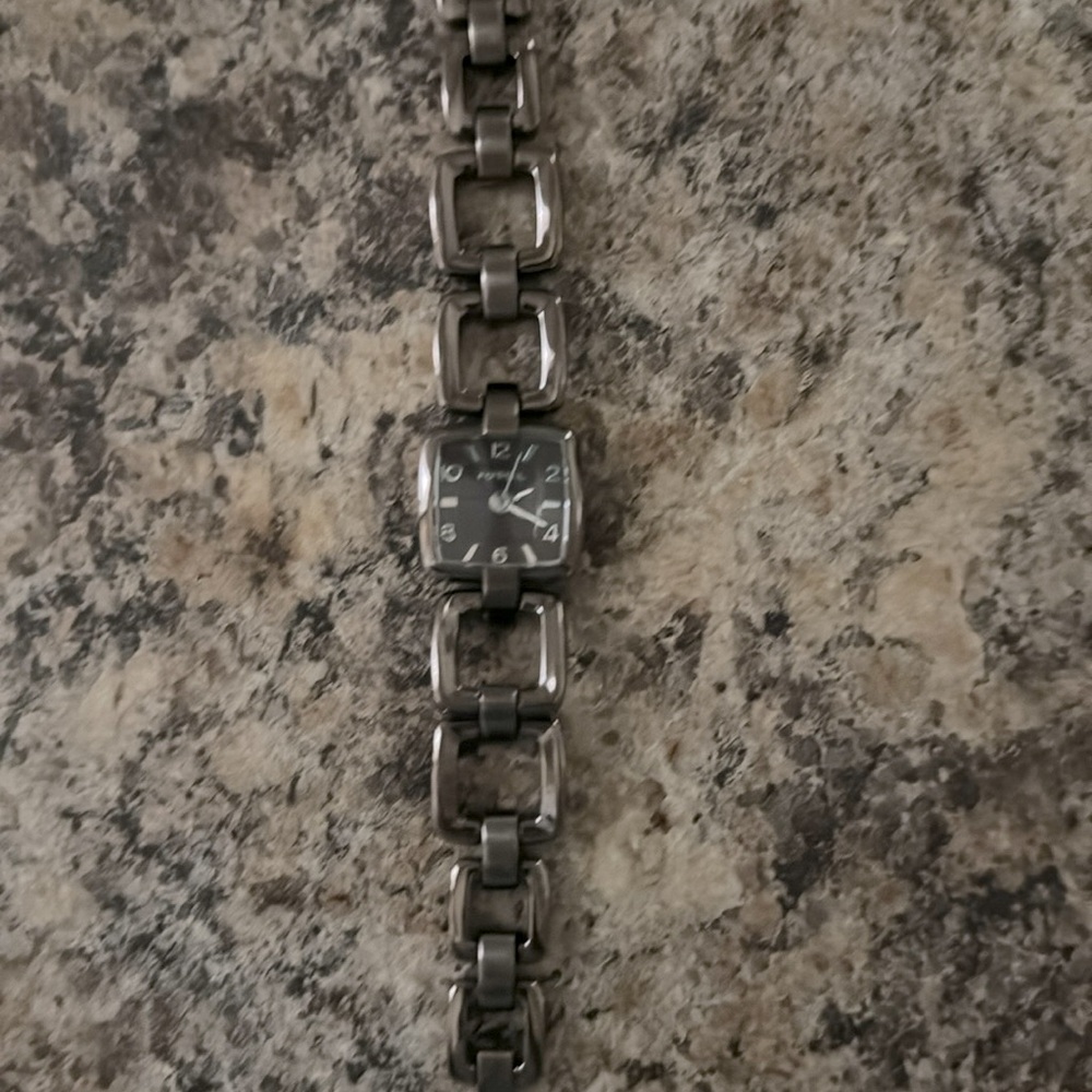 Women’s Fossil Watch 7” end-to-end